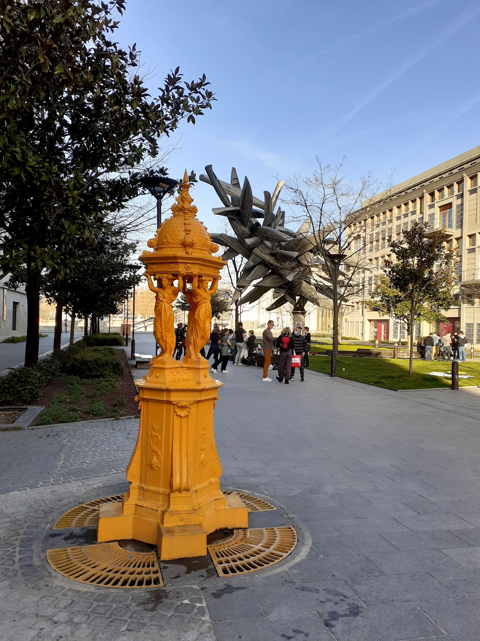 La Rive Gauche